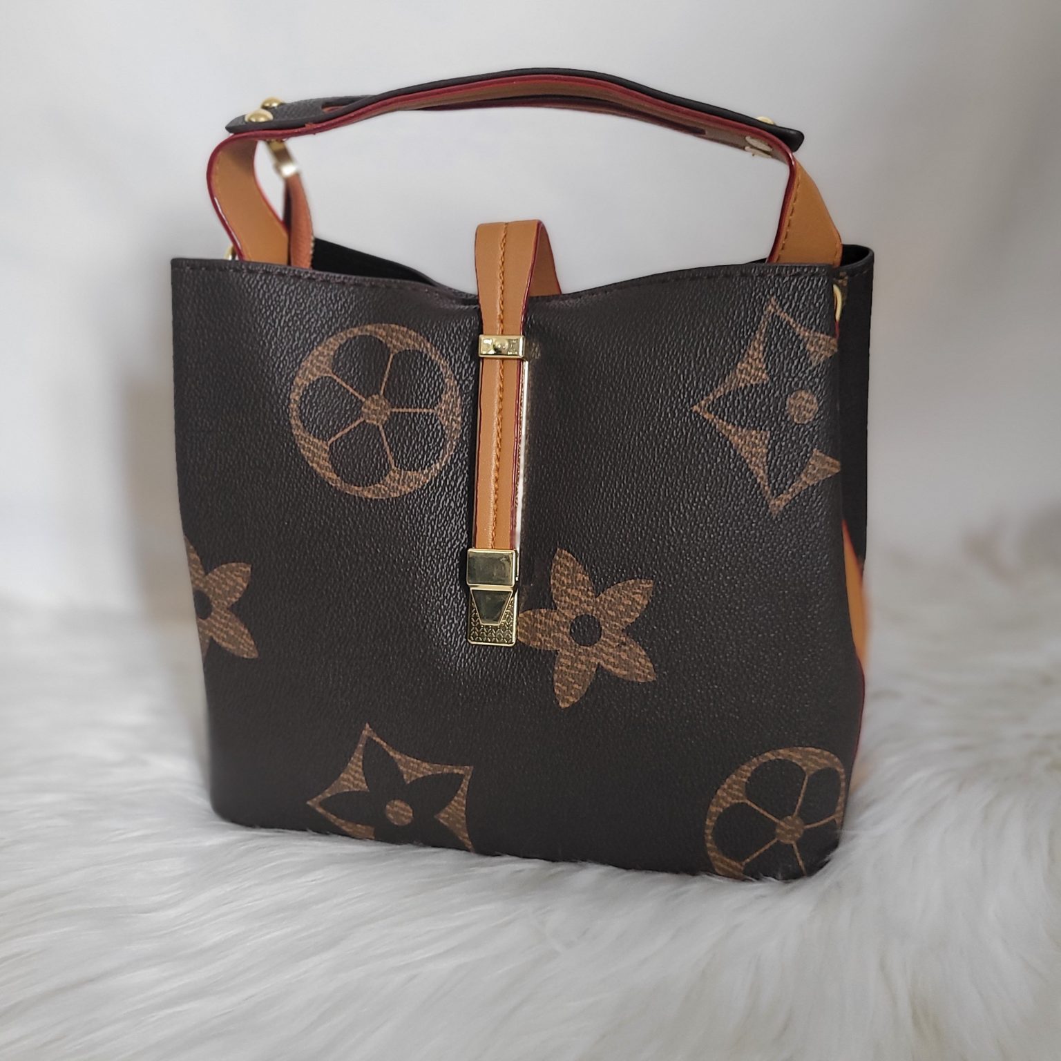 Home Laura Richards Boutique