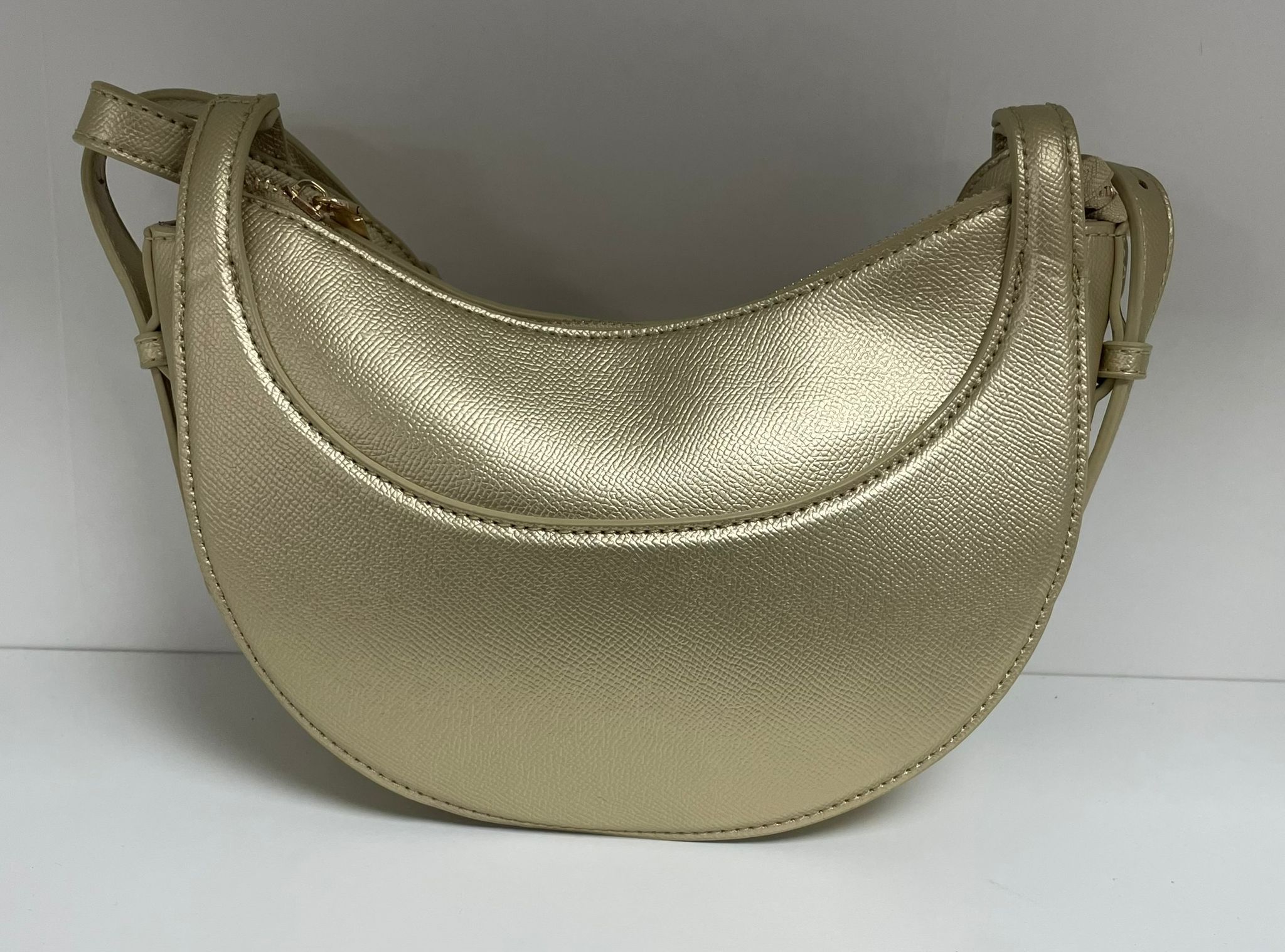 Curved Smart Saddle Bag