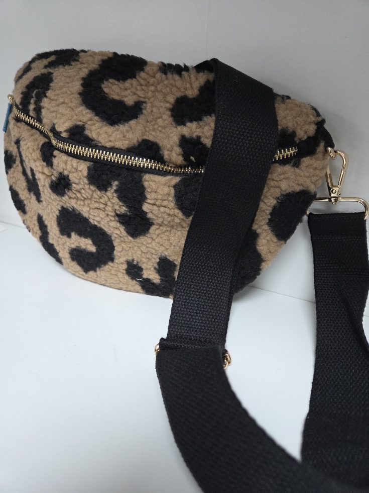 Teddy Borg Sling Bag - Image 2