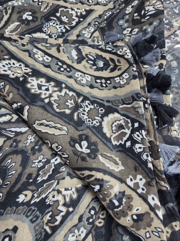Paisley Print Tassel Scarf - Image 7