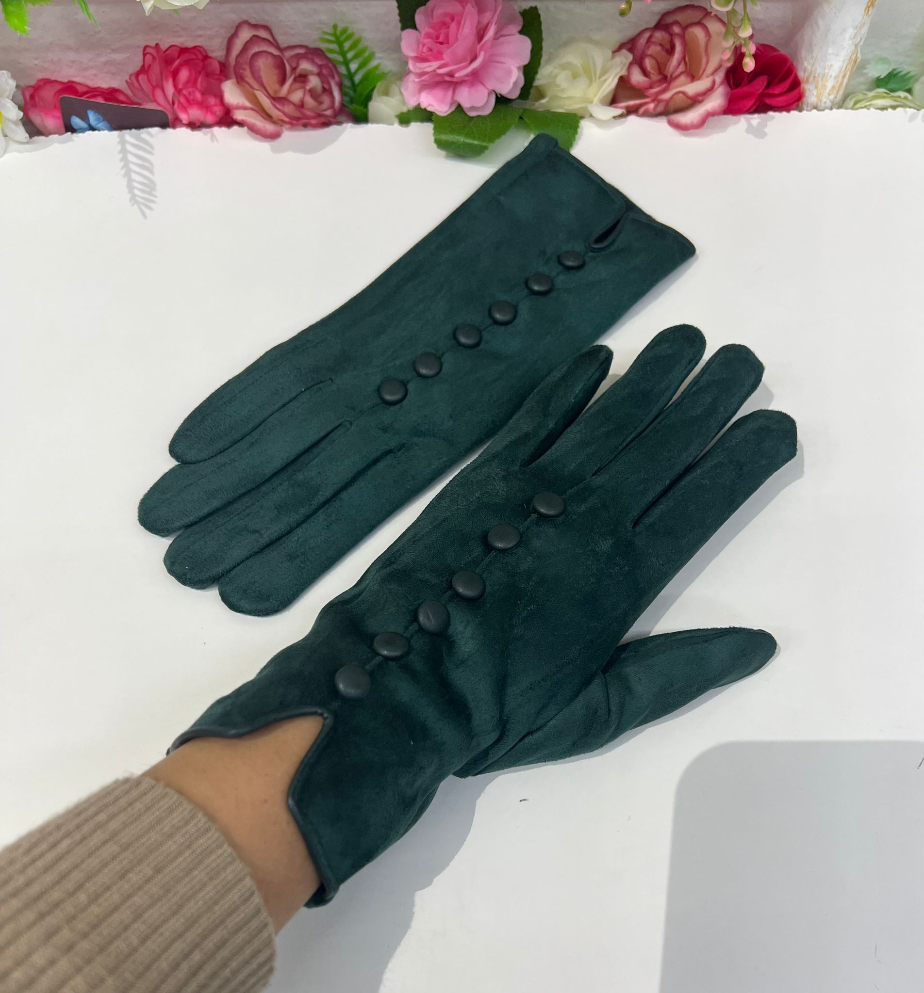 Elegant Button Detail Winter Gloves - Image 6