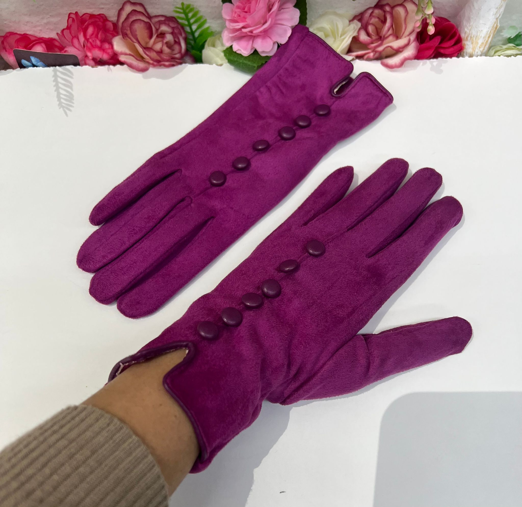 Elegant Button Detail Winter Gloves